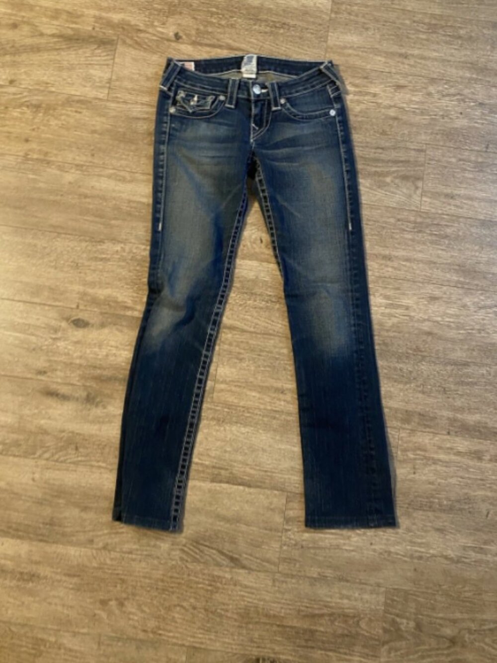 True Religion "Billy" Women's Size 26, inseam 30 Dark Wash Skinny Denim Jeans